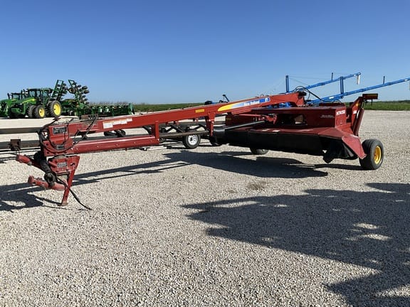 2011 New Holland H7450 Equipment Image0