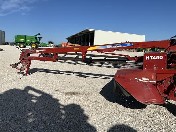 Image of New Holland H7450 equipment image 3