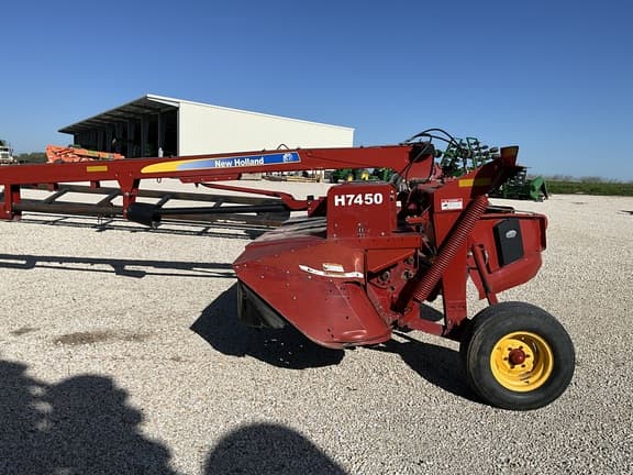 Image of New Holland H7450 equipment image 4