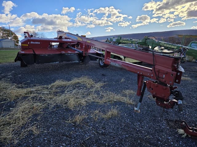 Image of New Holland H7450 equipment image 1