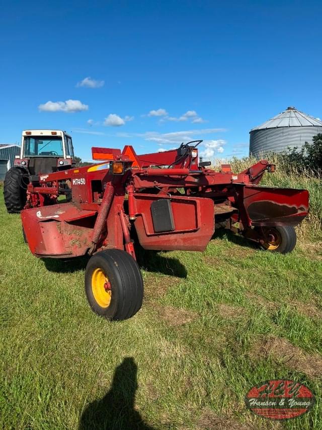 Image of New Holland H7450 equipment image 4