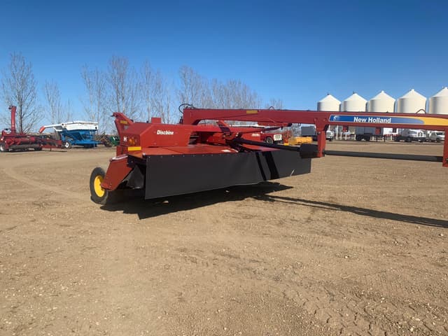Image of New Holland H7460 equipment image 3