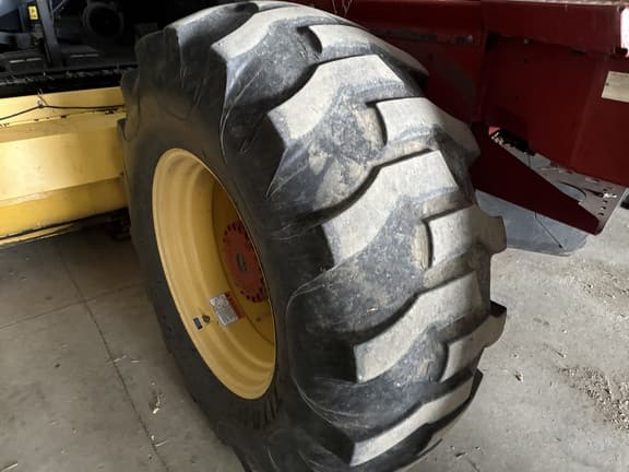 Image of New Holland H8040 equipment image 2