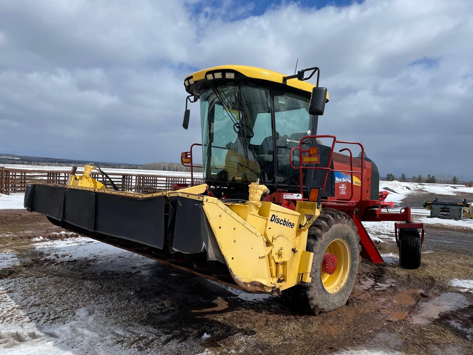 2011 New Holland H8060 Equipment Image0