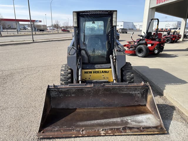 Image of New Holland L175 equipment image 3