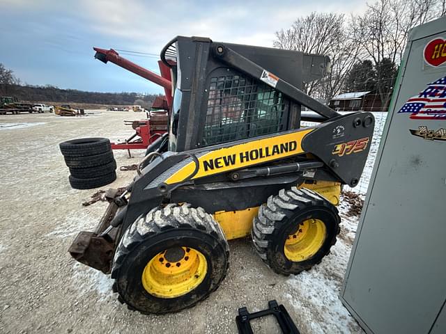 Image of New Holland L175 equipment image 1