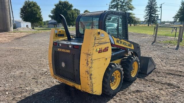 Image of New Holland L215 equipment image 3