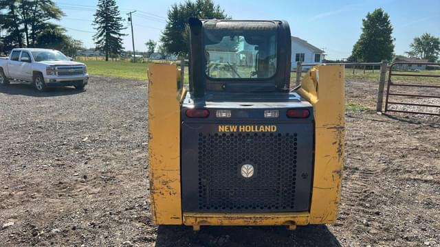 Image of New Holland L215 equipment image 4