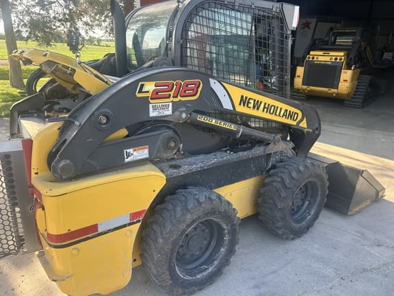 Image of New Holland L218 equipment image 1