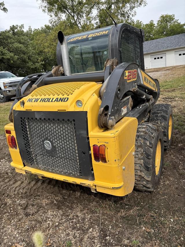 Image of New Holland L218 equipment image 1