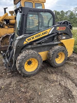 2011 New Holland L218 Image