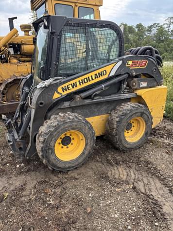 Main image New Holland L218