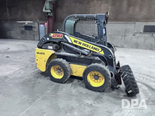 Image of New Holland L218 equipment image 1
