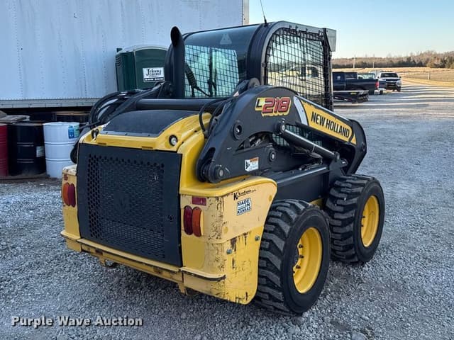 Image of New Holland L218 equipment image 4