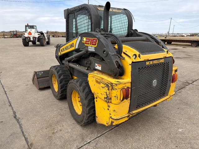 Image of New Holland L218 equipment image 2