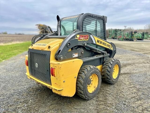 Image of New Holland L218 equipment image 4