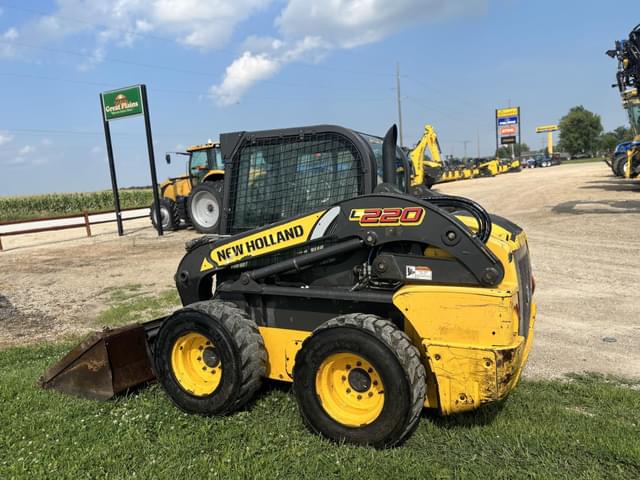 Image of New Holland L220 equipment image 1