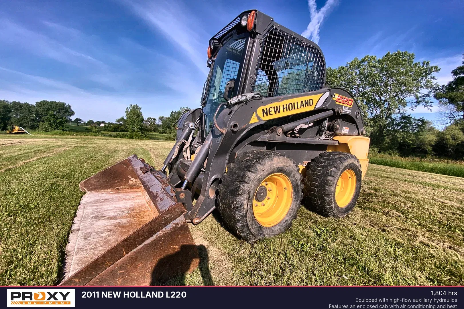 2011 New Holland L220 Equipment Image0