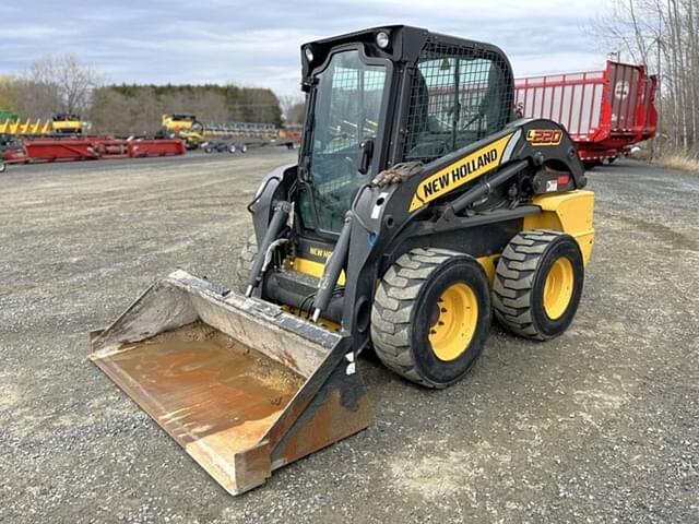 Image of New Holland L220 equipment image 1