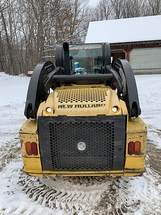 Image of New Holland L223 equipment image 3