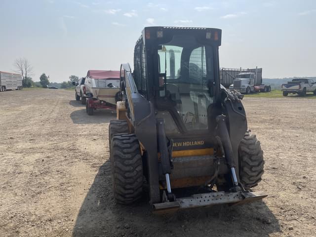 Image of New Holland L223 equipment image 1