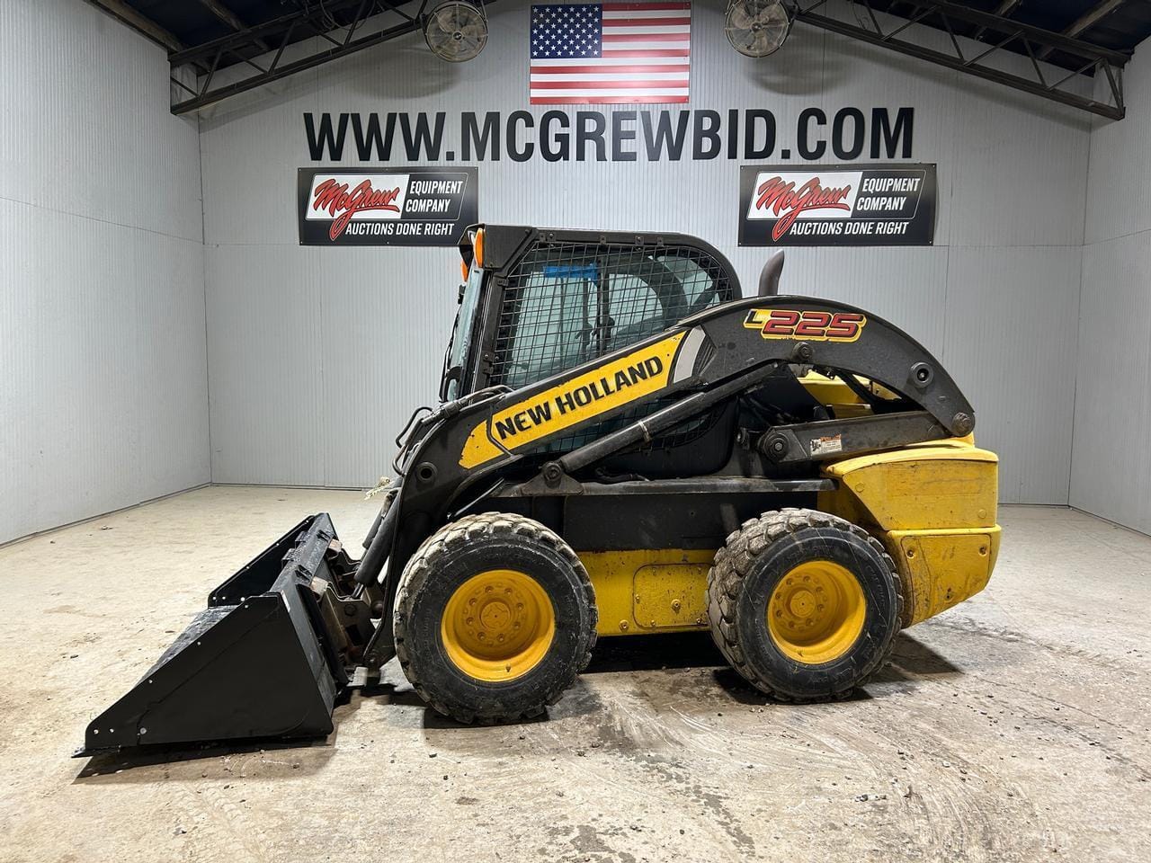2011 New Holland L225 Equipment Image0