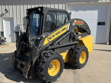 Main image New Holland L225