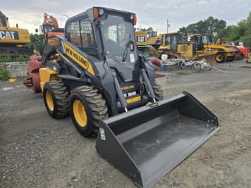 Main image New Holland L225