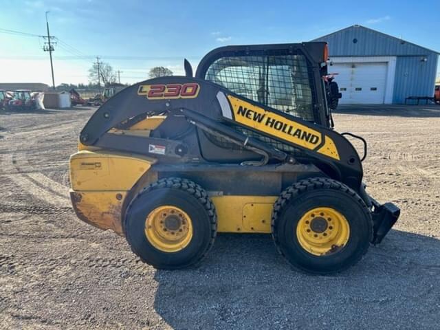 Image of New Holland L230 equipment image 3