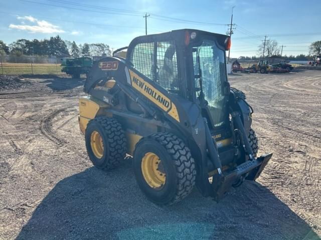 Image of New Holland L230 equipment image 2