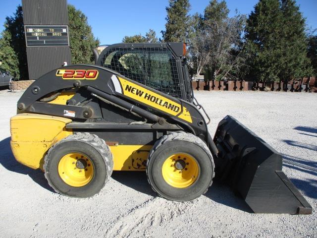 Image of New Holland L230 equipment image 3