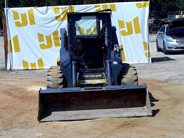 Image of New Holland L230 equipment image 1