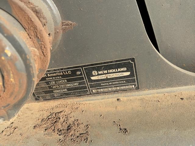 Image of New Holland L230 equipment image 2