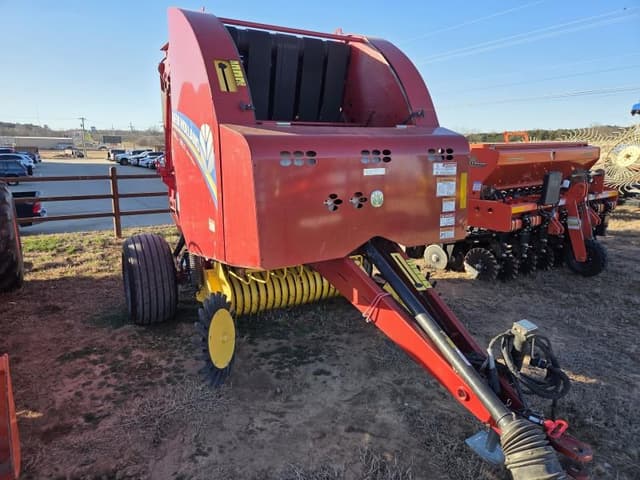 Image of New Holland RB450 equipment image 3