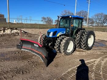 2011 New Holland T4030 Equipment Image0