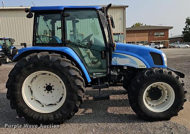 Image of New Holland T5070 equipment image 3