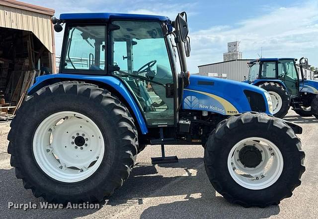 Image of New Holland T5070 equipment image 3