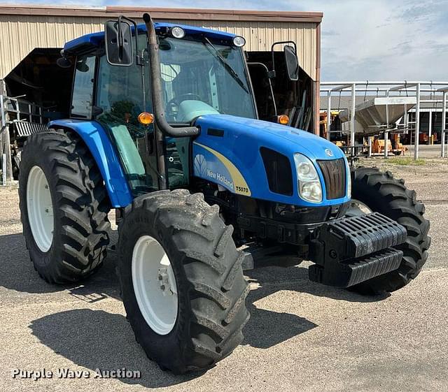 Image of New Holland T5070 equipment image 2