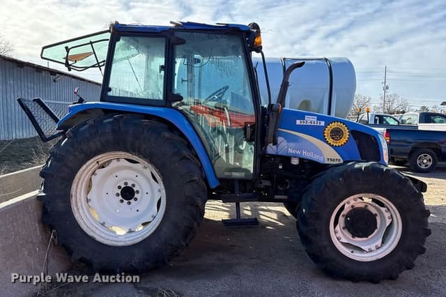 Image of New Holland T5070 equipment image 3