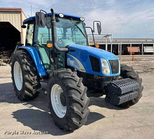 Image of New Holland T5070 equipment image 2