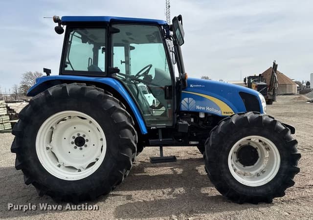 Image of New Holland T5070 equipment image 3