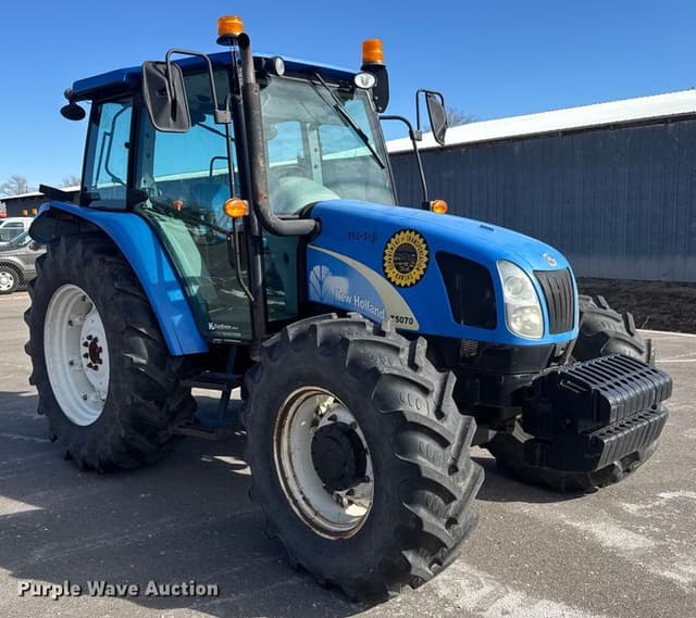 Image of New Holland T5070 equipment image 2
