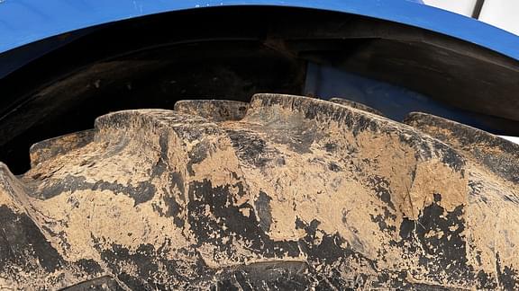 Image of New Holland T6070 Elite equipment image 3