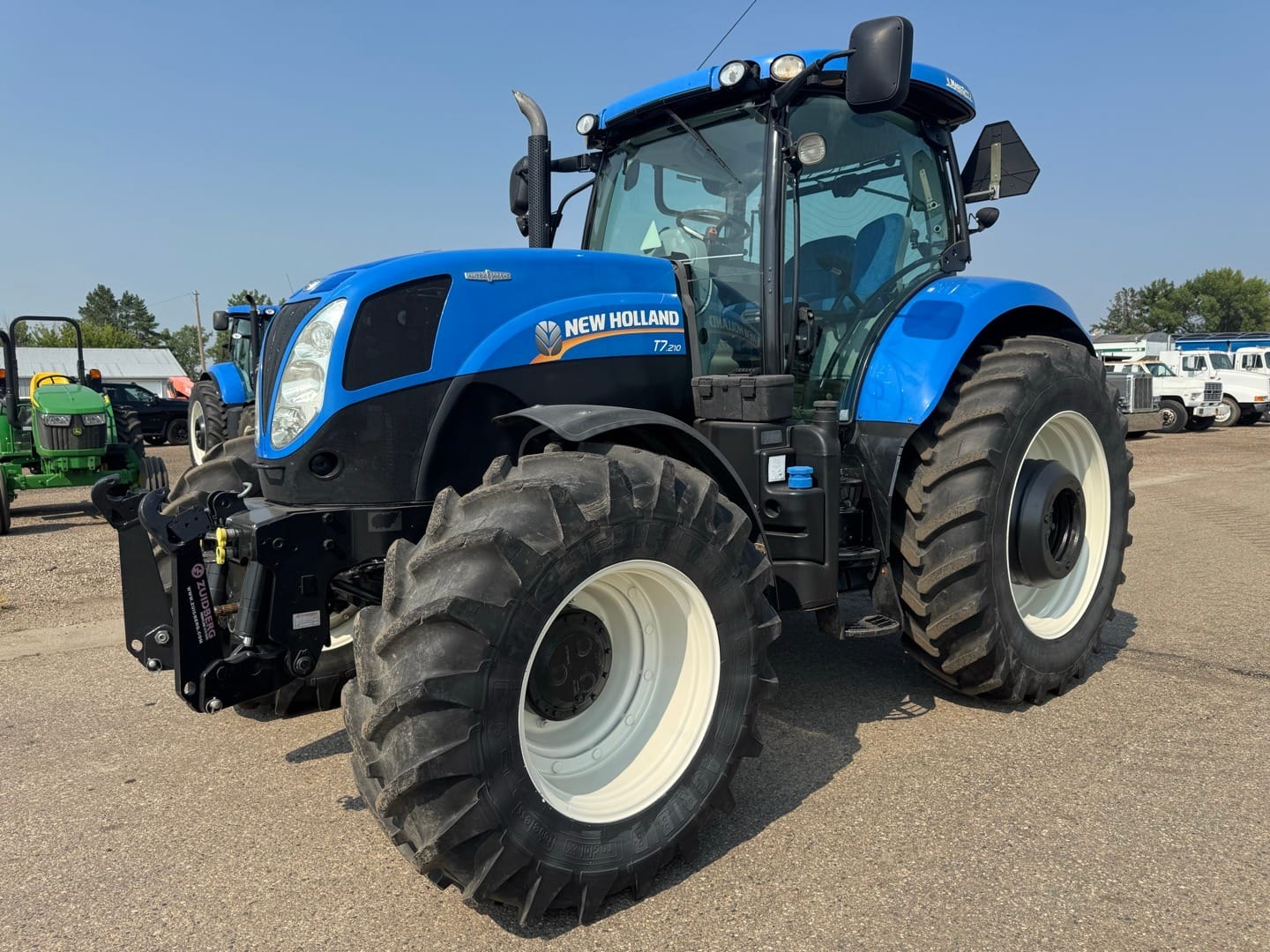 2011 New Holland T7.210 Equipment Image0