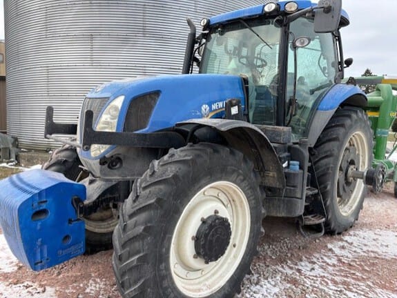2011 New Holland T7.250 Equipment Image0