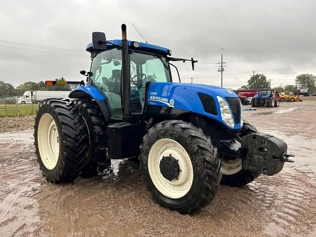 Image of New Holland T7.260 equipment image 2