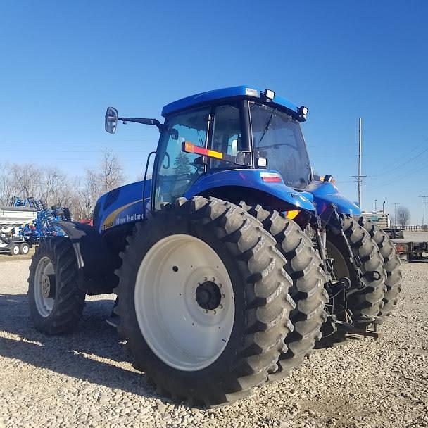 Image of New Holland T8030 equipment image 2