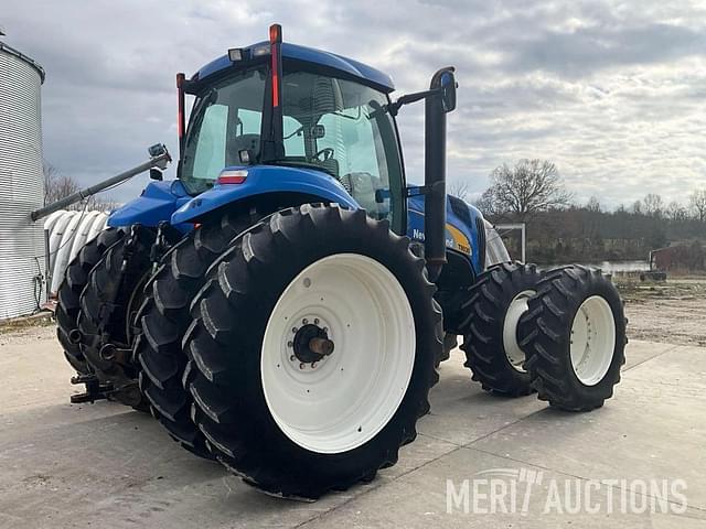 Image of New Holland T8030 equipment image 4