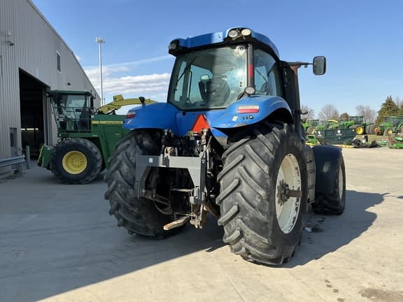 Image of New Holland T8.300 equipment image 2