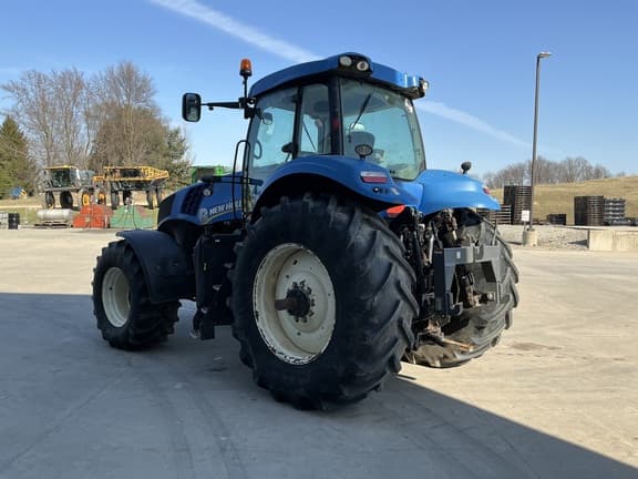 Image of New Holland T8.300 equipment image 4